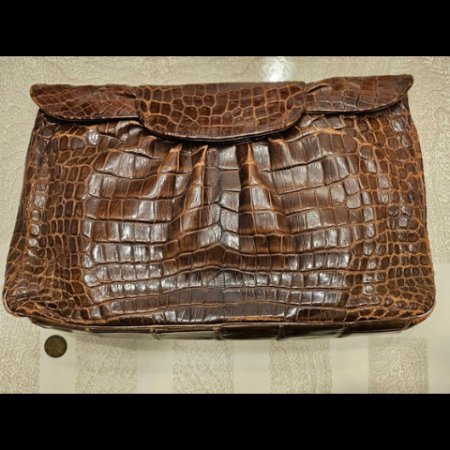 Alligator Clutch